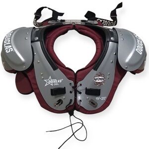 Douglas QB Nitro Quarterback/Wide Receiver Football Shoulder Pad (19”-20”)